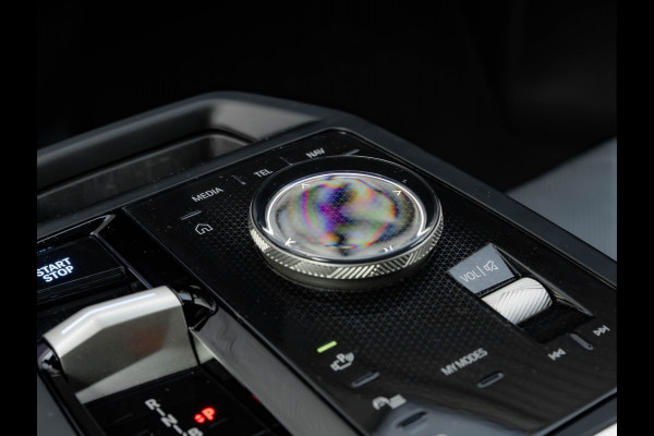 BMW iX xDrive50 - Luchtvering - Integral Active Steering - Driving Ass Prof - Pano