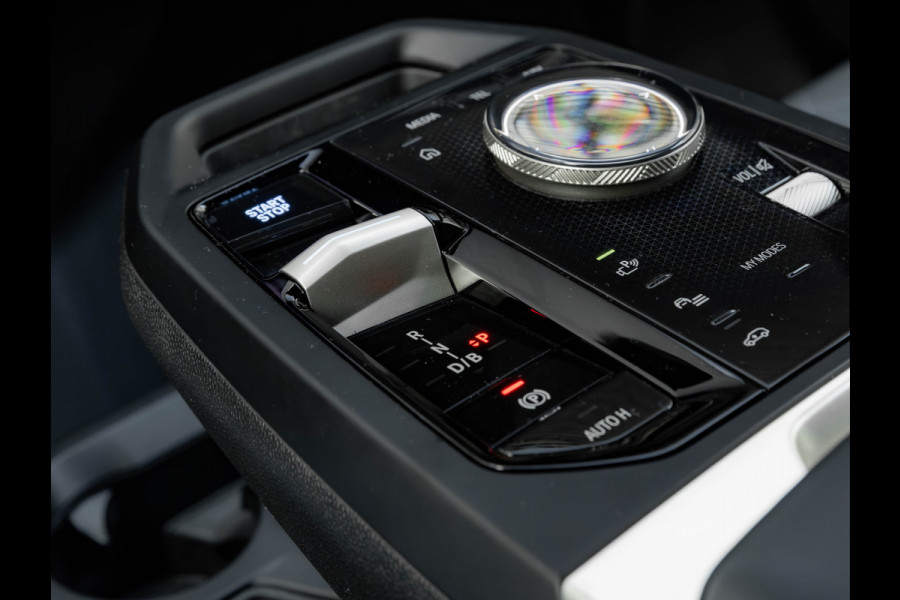 BMW iX xDrive50 - Luchtvering - Integral Active Steering - Driving Ass Prof - Pano
