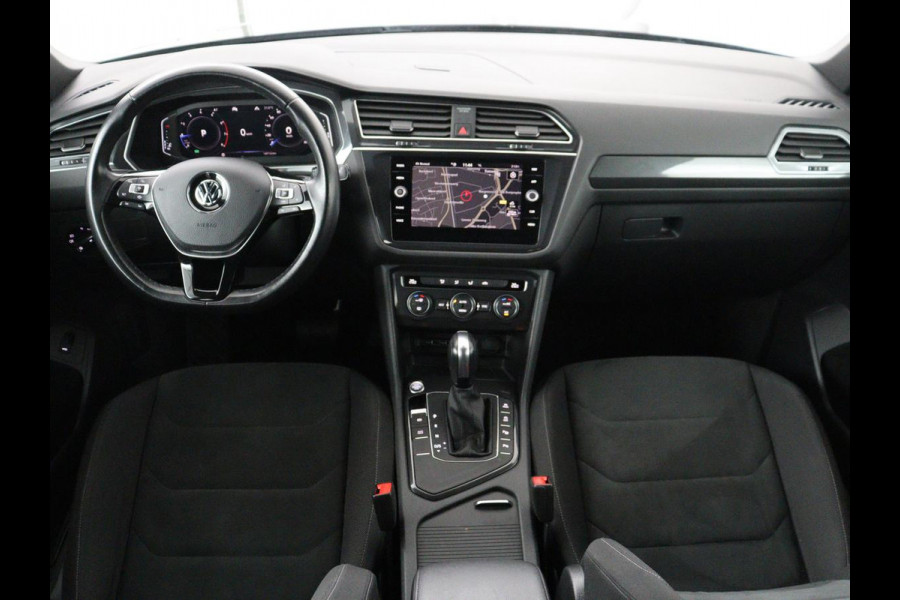 Volkswagen Tiguan Allspace 1.5 TSI Comfortline Business R-Line 7p. | Adaptive cruise | Virtual Dashboard | Carplay | Sfeerverlichting | Full LED | Climate control | Camera | Park assist | Navigatie |