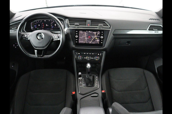 Volkswagen Tiguan Allspace 1.5 TSI Comfortline Business R-Line 7p. | Adaptive cruise | Virtual Dashboard | Carplay | Sfeerverlichting | Full LED | Climate control | Camera | Park assist | Navigatie |