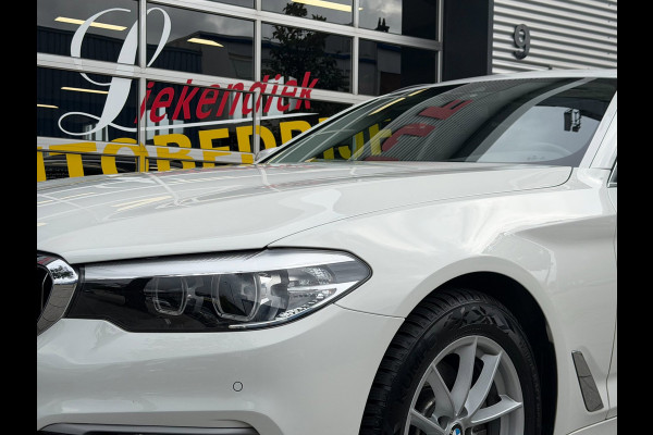BMW 5 Serie Touring 520i Executive - Panorama dak -Schuifdak I Navigatie I Airco I LED I PDC I Sport pakket I Dealer onderhouden