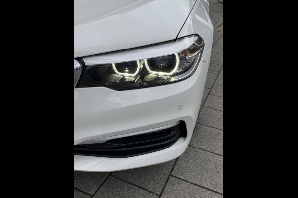BMW 5 Serie Touring 520i Executive - Panorama dak -Schuifdak I Navigatie I Airco I LED I PDC I Sport pakket I Dealer onderhouden
