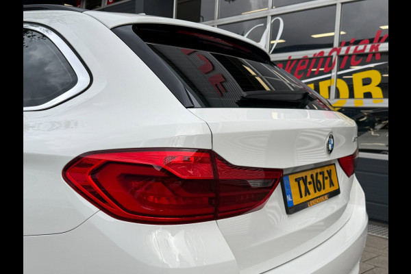 BMW 5 Serie Touring 520i Executive - Panorama dak -Schuifdak I Navigatie I Airco I LED I PDC I Sport pakket I Dealer onderhouden