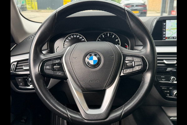 BMW 5 Serie Touring 520i Executive - Panorama dak -Schuifdak I Navigatie I Airco I LED I PDC I Sport pakket I Dealer onderhouden