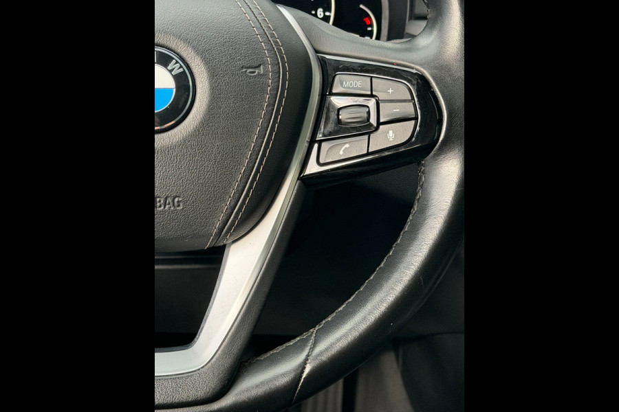 BMW 5 Serie Touring 520i Executive - Panorama dak -Schuifdak I Navigatie I Airco I LED I PDC I Sport pakket I Dealer onderhouden