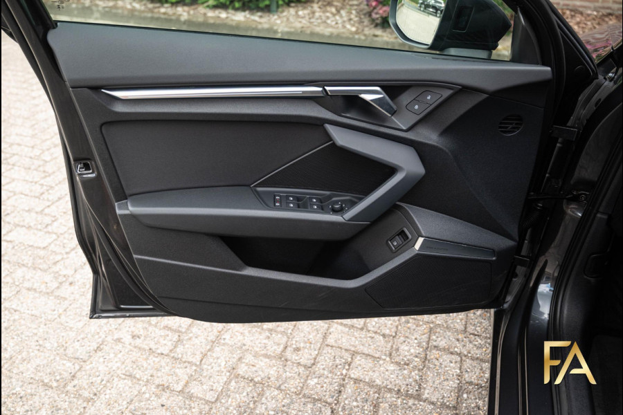 Audi A3 Sportback 40 TFSI e S Line 19Inch|B&O|Sfeer|RSseats|Leder|