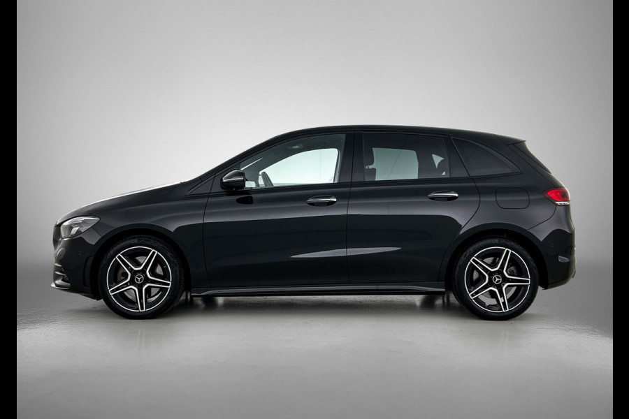 Mercedes-Benz B-Klasse 250 e AMG Plug-In Hybride LIchtmetalen velgen | navigatie | MBUX wide screen| Sfeerverlichting | Night Pakket | Neerklapbare ach Inclusief 24 maanden MB Certified garantie voor Europa.