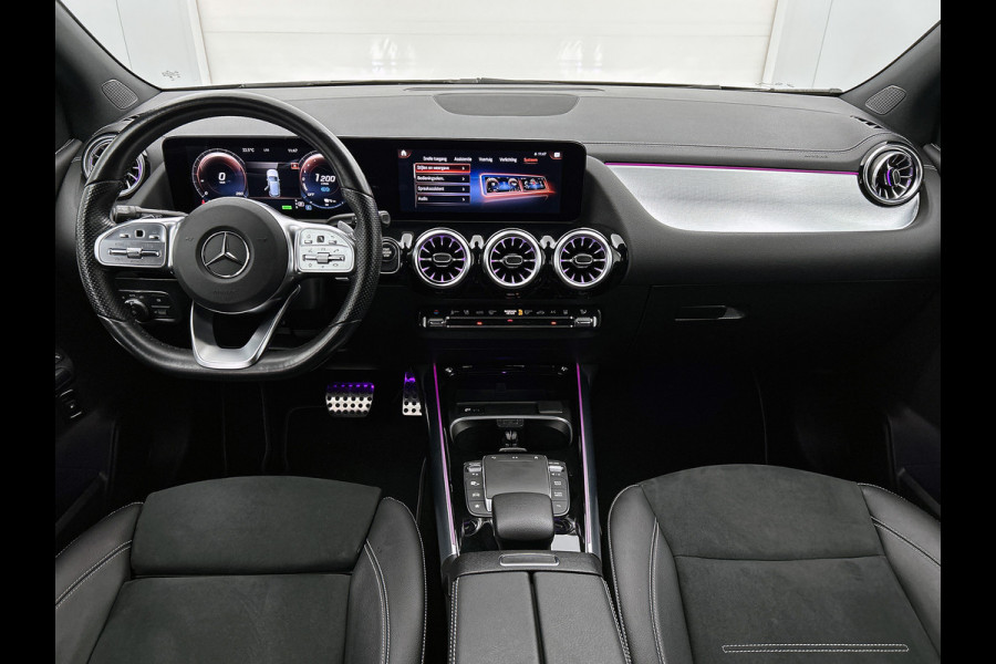 Mercedes-Benz B-Klasse 250 e AMG Plug-In Hybride LIchtmetalen velgen | navigatie | MBUX wide screen| Sfeerverlichting | Night Pakket | Neerklapbare ach Inclusief 24 maanden MB Certified garantie voor Europa.