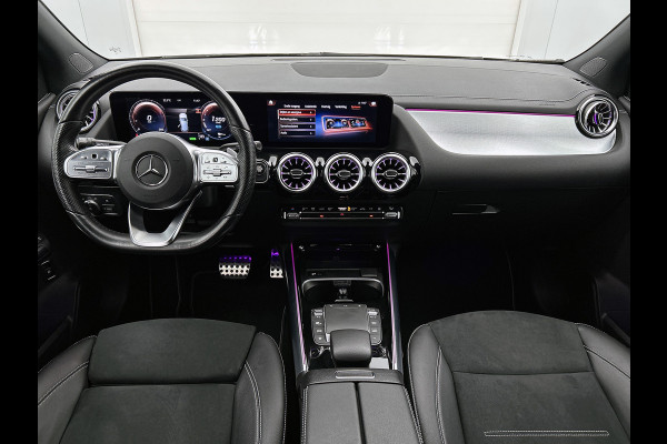 Mercedes-Benz B-Klasse 250 e AMG Plug-In Hybride LIchtmetalen velgen | navigatie | MBUX wide screen| Sfeerverlichting | Night Pakket | Neerklapbare ach Inclusief 24 maanden MB Certified garantie voor Europa.