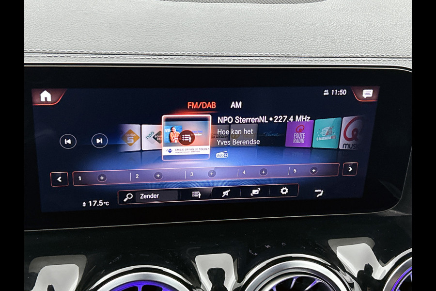 Mercedes-Benz B-Klasse 250 e AMG Plug-In Hybride LIchtmetalen velgen | navigatie | MBUX wide screen| Sfeerverlichting | Night Pakket | Neerklapbare ach Inclusief 24 maanden MB Certified garantie voor Europa.