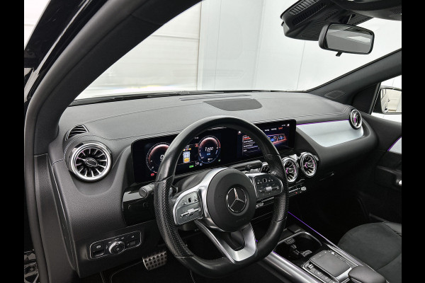 Mercedes-Benz B-Klasse 250 e AMG Plug-In Hybride LIchtmetalen velgen | navigatie | MBUX wide screen| Sfeerverlichting | Night Pakket | Neerklapbare ach Inclusief 24 maanden MB Certified garantie voor Europa.
