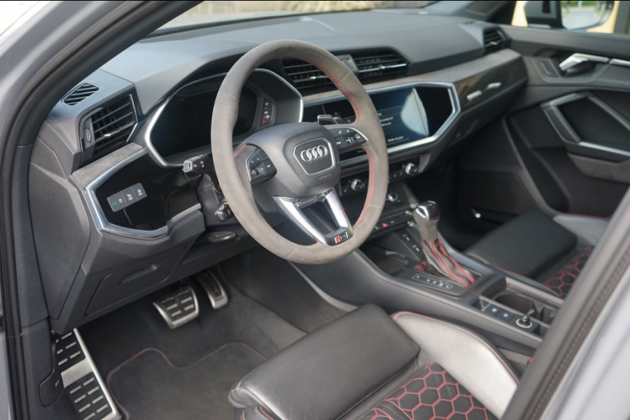 Audi RSQ3 2.5 TFSI Quattro Sportback RS Q3 Pano/Sonos/RED-RSZetels/Nardo-grey