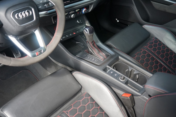 Audi RSQ3 2.5 TFSI Quattro Sportback RS Q3 Pano/Sonos/RED-RSZetels/Nardo-grey