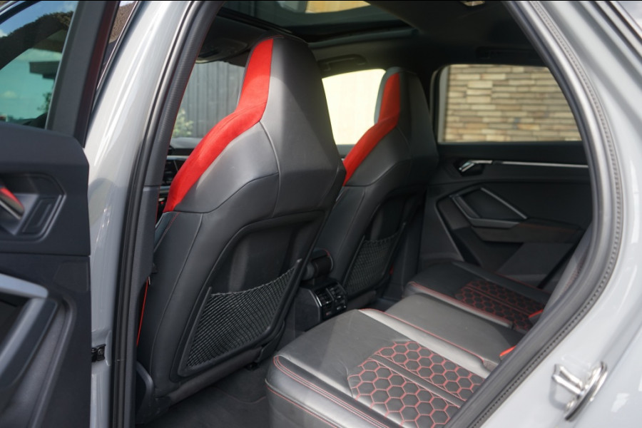 Audi RSQ3 2.5 TFSI Quattro Sportback RS Q3 Pano/Sonos/RED-RSZetels/Nardo-grey