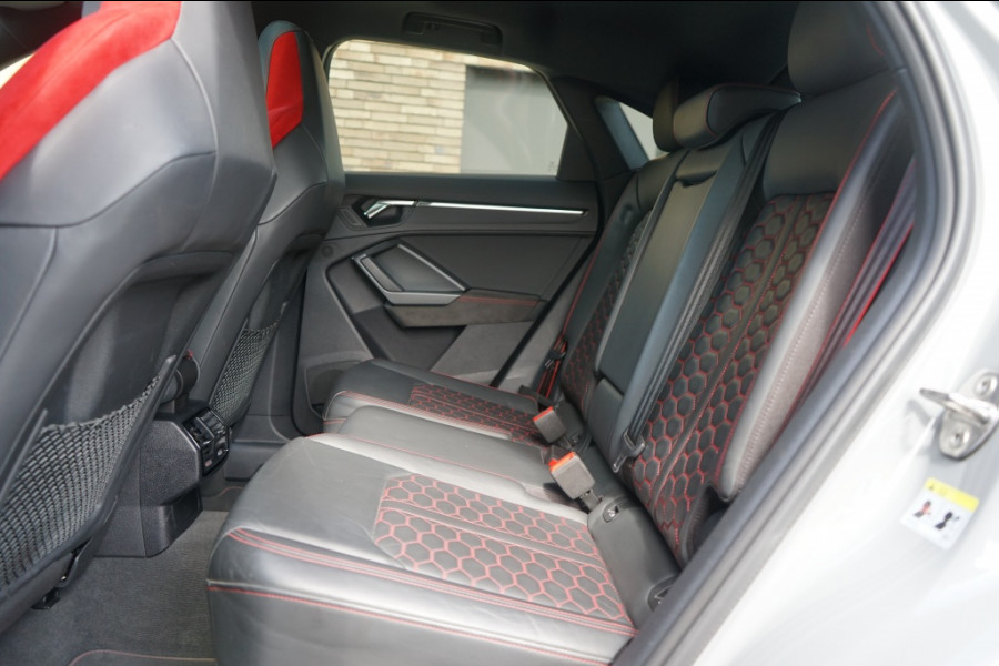 Audi RSQ3 2.5 TFSI Quattro Sportback RS Q3 Pano/Sonos/RED-RSZetels/Nardo-grey