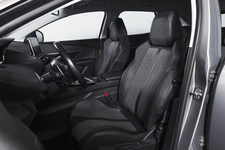 Peugeot 3008 1.2 PureTech 130 PK Blue Lease Premium - Automaat | Dig. Cockpit | Cruise | Stoelverw. | PDC | Camera | NAV + App. Connect | ECC | Elek. Klep | LM 19" |
