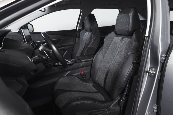 Peugeot 3008 1.2 PureTech 130 PK Blue Lease Premium - Automaat | Dig. Cockpit | Cruise | Stoelverw. | PDC | Camera | NAV + App. Connect | ECC | Elek. Klep | LM 19" |