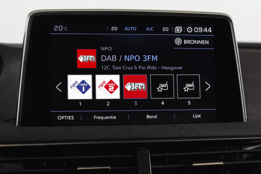 Peugeot 3008 1.2 PureTech 130 PK Blue Lease Premium - Automaat | Dig. Cockpit | Cruise | Stoelverw. | PDC | Camera | NAV + App. Connect | ECC | Elek. Klep | LM 19" |