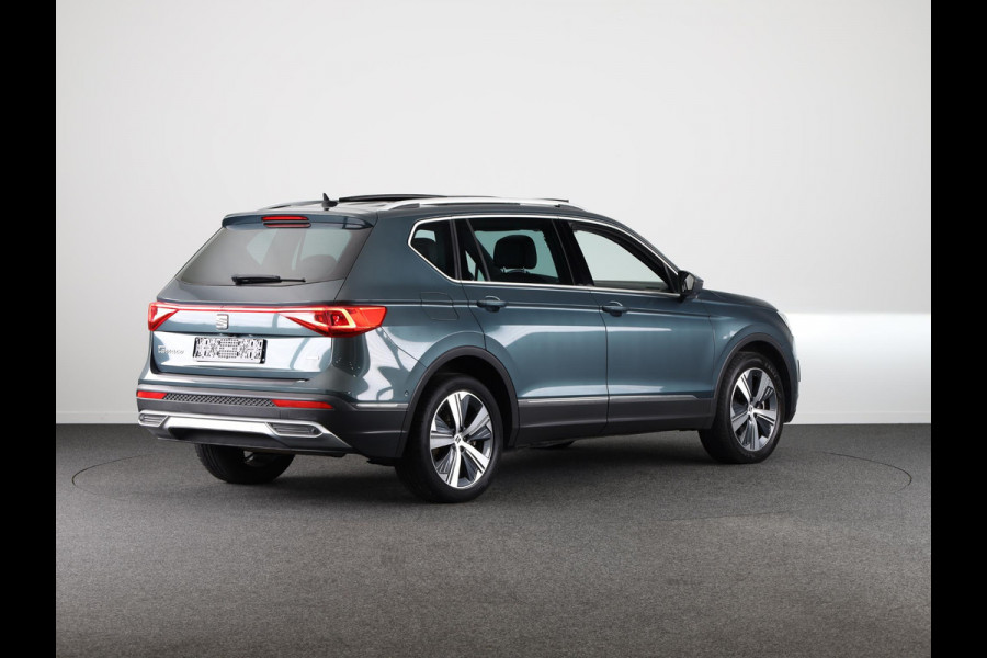 Seat Tarraco 1.4 TSI e-Hybrid PHEV Xcellence 245 pk Automaat | Navigatie | Panoramadak | Parkeersensoren (Park assist) | Rondomzicht camera | Adaptieve cruise control | Stoelverwarming V+A | Lederen bekleding |