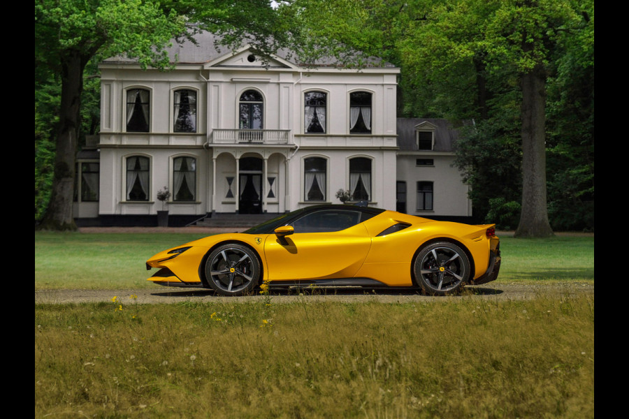 Ferrari SF90 Stradale 4.0 V8 | Full carbon | Giallo Triplo Strato | Atelier Car | Lift | Warranty 05-2027