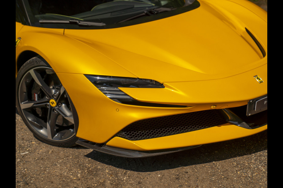 Ferrari SF90 Stradale 4.0 V8 | Full carbon | Giallo Triplo Strato | Atelier Car | Lift | Warranty 05-2027
