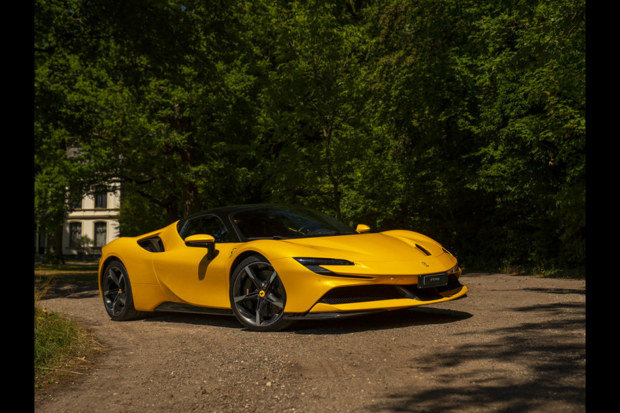 Ferrari SF90 Stradale 4.0 V8 | Full carbon | Giallo Triplo Strato | Atelier Car | Lift | Warranty 05-2027