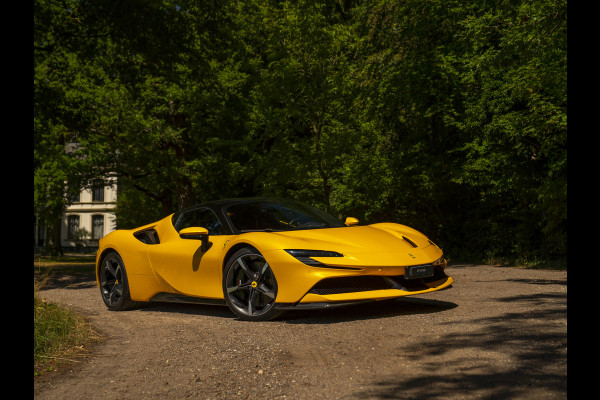 Ferrari SF90 Stradale 4.0 V8 | Full carbon | Giallo Triplo Strato | Atelier Car | Lift | Warranty 05-2027