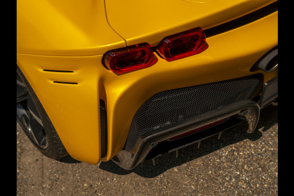 Ferrari SF90 Stradale 4.0 V8 | Full carbon | Giallo Triplo Strato | Atelier Car | Lift | Warranty 05-2027