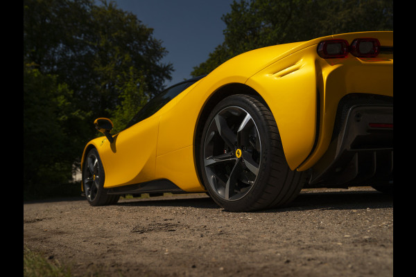 Ferrari SF90 Stradale 4.0 V8 | Full carbon | Giallo Triplo Strato | Atelier Car | Lift | Warranty 05-2027