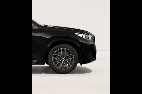 BMW iX1 eDrive20 M-Sport - Pano - Trekhaak - Memoryzetel - Head-Up
