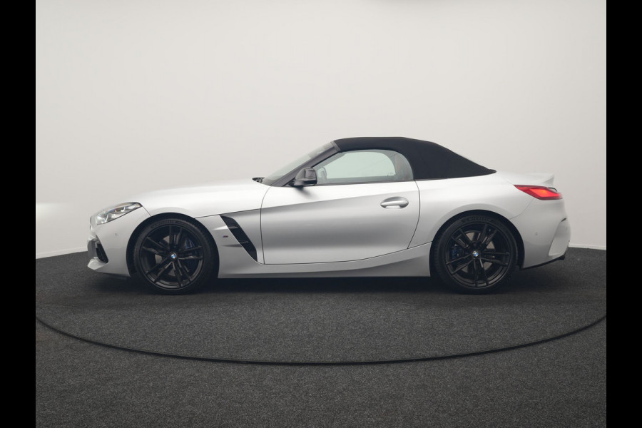 BMW Z4 Roadster M40i M Sport 340pk Dealer O.H. | Adaptive Cruise | Camera | Harman / Kardon | Lederen Sportstoelen Memory & Verwarmd | Adaptief Onderstel | Sfeerverlichting | Stuur Verwarmd | 19"L.M | Apple Carplay | Virtual | Navigatie |