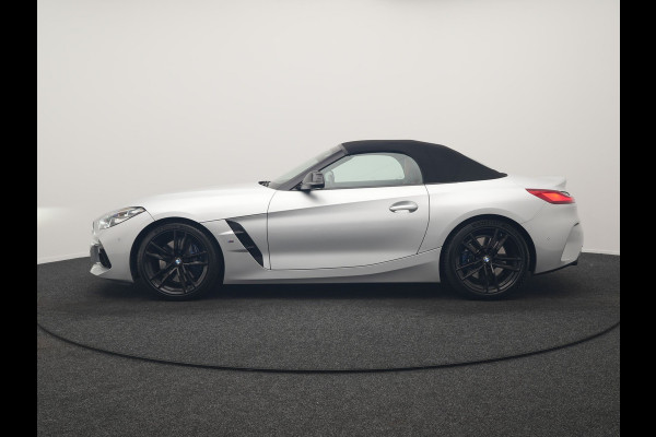 BMW Z4 Roadster M40i M Sport 340pk Dealer O.H. | Adaptive Cruise | Camera | Harman / Kardon | Lederen Sportstoelen Memory & Verwarmd | Adaptief Onderstel | Sfeerverlichting | Stuur Verwarmd | 19"L.M | Apple Carplay | Virtual | Navigatie |