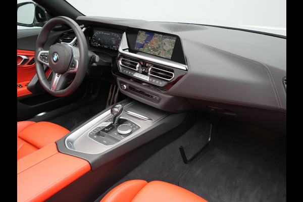 BMW Z4 Roadster M40i M Sport 340pk Dealer O.H. | Adaptive Cruise | Camera | Harman / Kardon | Lederen Sportstoelen Memory & Verwarmd | Adaptief Onderstel | Sfeerverlichting | Stuur Verwarmd | 19"L.M | Apple Carplay | Virtual | Navigatie |