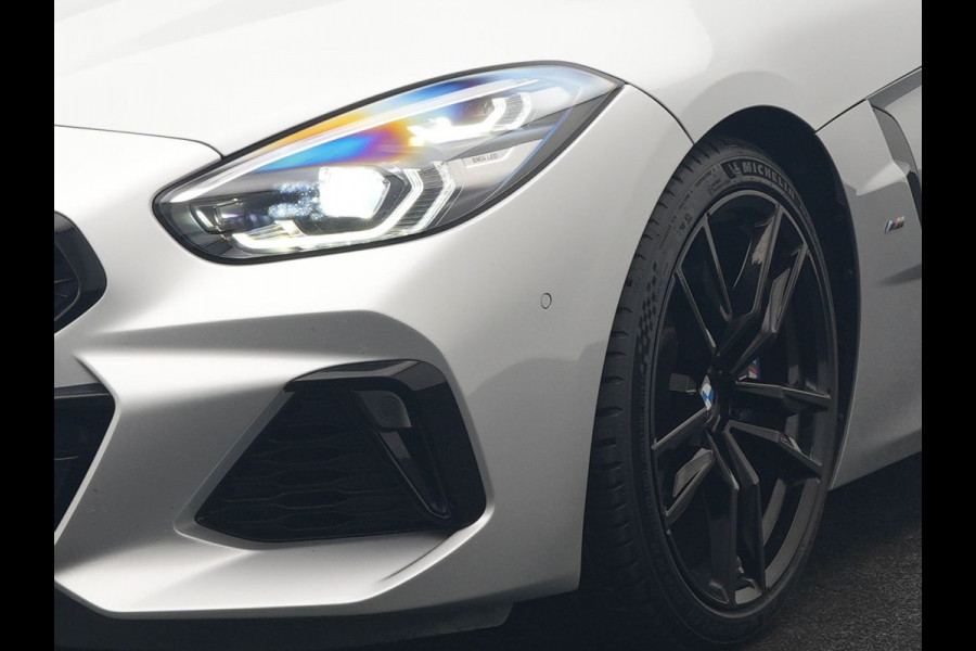 BMW Z4 Roadster M40i M Sport 340pk Dealer O.H. | Adaptive Cruise | Camera | Harman / Kardon | Lederen Sportstoelen Memory & Verwarmd | Adaptief Onderstel | Sfeerverlichting | Stuur Verwarmd | 19"L.M | Apple Carplay | Virtual | Navigatie |