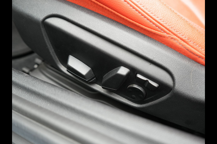 BMW Z4 Roadster M40i M Sport 340pk Dealer O.H. | Adaptive Cruise | Camera | Harman / Kardon | Lederen Sportstoelen Memory & Verwarmd | Adaptief Onderstel | Sfeerverlichting | Stuur Verwarmd | 19"L.M | Apple Carplay | Virtual | Navigatie |
