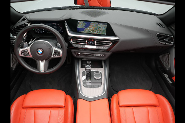 BMW Z4 Roadster M40i M Sport 340pk Dealer O.H. | Adaptive Cruise | Camera | Harman / Kardon | Lederen Sportstoelen Memory & Verwarmd | Adaptief Onderstel | Sfeerverlichting | Stuur Verwarmd | 19"L.M | Apple Carplay | Virtual | Navigatie |