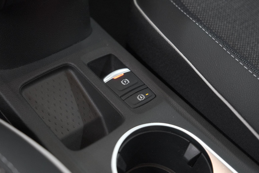Renault Captur Mild Hybrid 140 EDC Intens | Camera | Navigatie | Parkeersensoren | Stoelverwarming