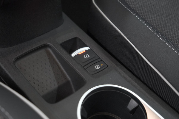 Renault Captur Mild Hybrid 140 EDC Intens | Camera | Navigatie | Parkeersensoren | Stoelverwarming