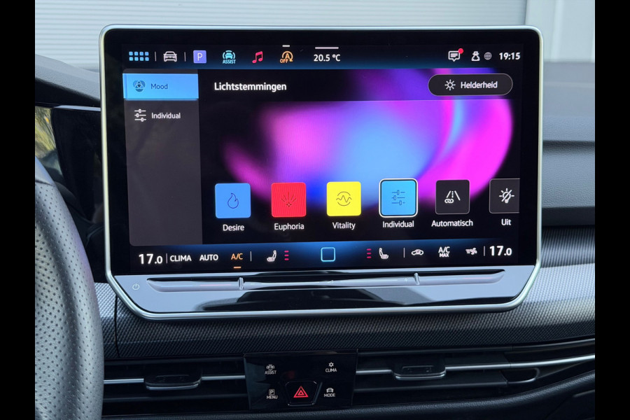 Volkswagen Golf 1.5 eTSI R-Line Edition Pano/H&K/HuD/360