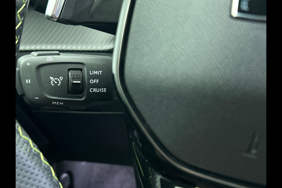 Peugeot 2008 1.2 PureTech 130 GT Automaat Clima Control Camera Achter Navigatie d.m.v. Apple Carplay / Android auto Velgen 17 inch
