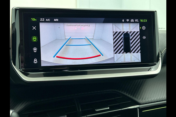 Peugeot 2008 1.2 PureTech 130 GT Automaat Clima Control Camera Achter Navigatie d.m.v. Apple Carplay / Android auto Velgen 17 inch