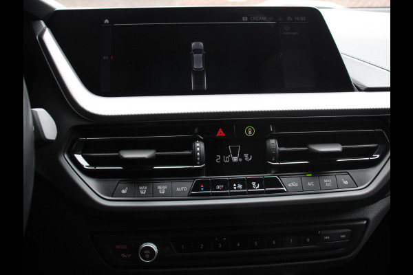 BMW 1-serie 118i M-Sport Climate Control Cruise control Stoelverwarming LED Parkeersensoren Apple carplay / Andriod auto Navigatie