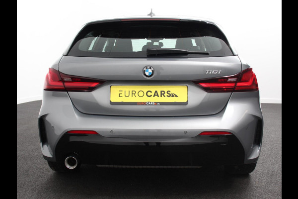 BMW 1-serie 118i M-Sport Climate Control Cruise control Stoelverwarming LED Parkeersensoren Apple carplay / Andriod auto Navigatie