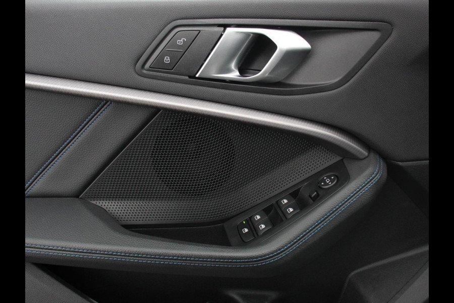 BMW 1-serie 118i M-Sport Climate Control Cruise control Stoelverwarming LED Parkeersensoren Apple carplay / Andriod auto Navigatie