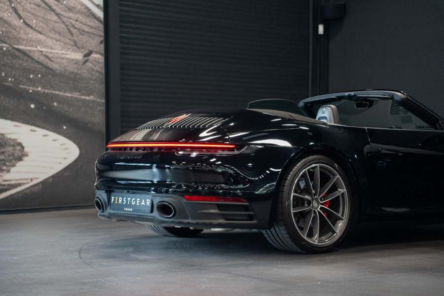 Porsche 911 Cabrio 3.0 Carrera 4S *BOSE / Vierwielbesturing / Stoelventilatie / Sport-uitlaat / 18-Wegs / Sport-Chrono / HD Matrix-LED*