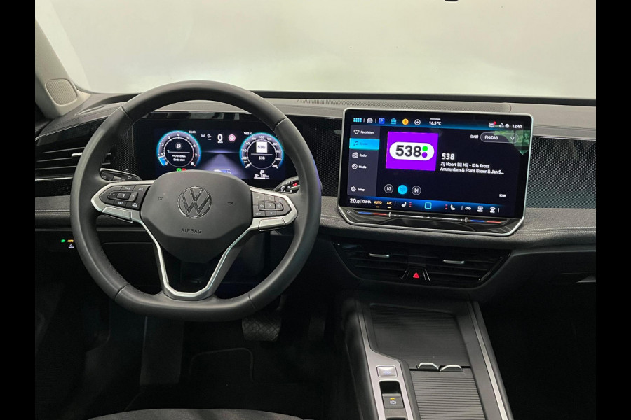 Volkswagen Passat Variant 1.5 eTSI DSG-7 Aut Variant Business Airco ECC Navi Wireless Carplay 17" LM Velgen PDC VA+Camera Adaptive Cruise Control