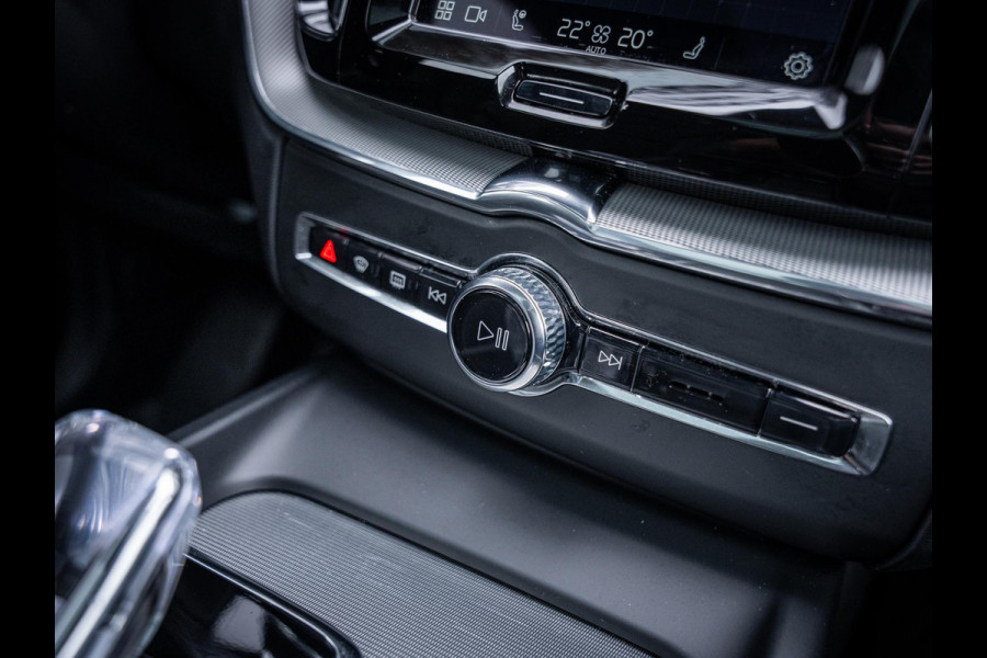 Volvo XC60 2.0 T6 Plug-in hybrid AWD Plus Black Edition - Pano l H&K l Mem. l Trekhaak