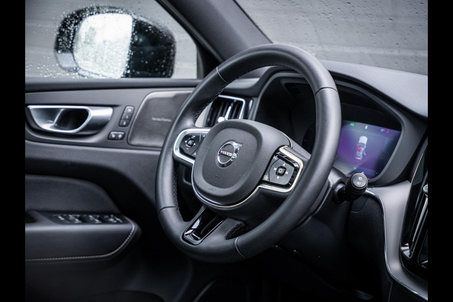 Volvo XC60 2.0 T6 Plug-in hybrid AWD Plus Black Edition - Pano l H&K l Mem. l Trekhaak