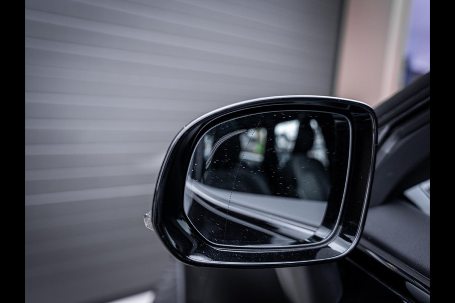 Volvo XC60 2.0 T6 Plug-in hybrid AWD Plus Black Edition - Pano l H&K l Mem. l Trekhaak