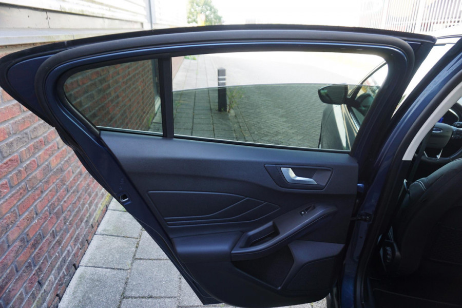 Ford Focus 1.0 EcoB.125pk Hybrid Titanium X Bus./Comf.stoel/ Trekhaak/Camera.